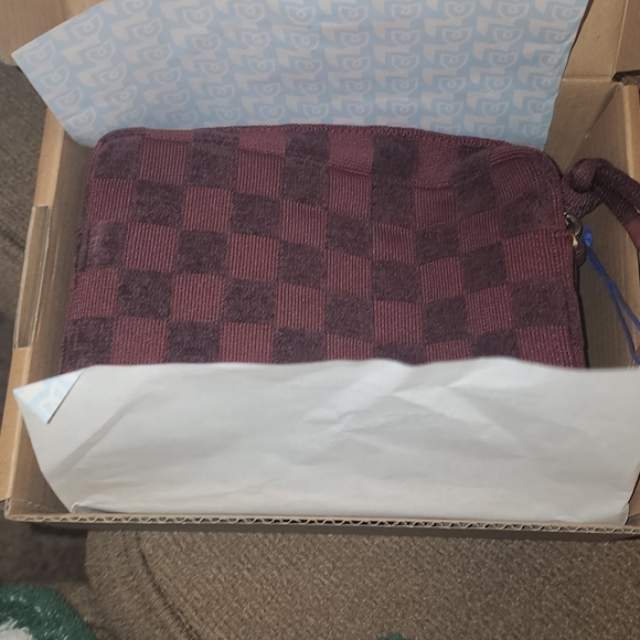 Rothys Camera Bag Purse. Red- Burgandy - Picture 5 of 10